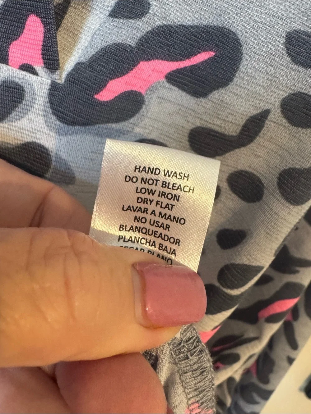 Women's Grey and Pink Leopard Print Top - PLUS: 2X #E - Picture 6 of 7